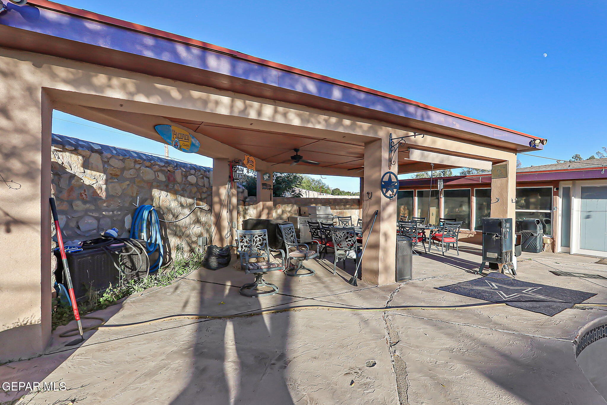 14800 Kingston Road Horizon City, TX 79928 - Photo 67 of 82 a view of a building with sitting space
