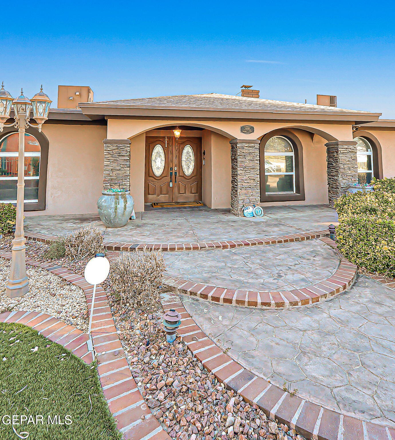 14800 Kingston Road Horizon City, TX 79928 - Photo 9 of 82 close uo front door view