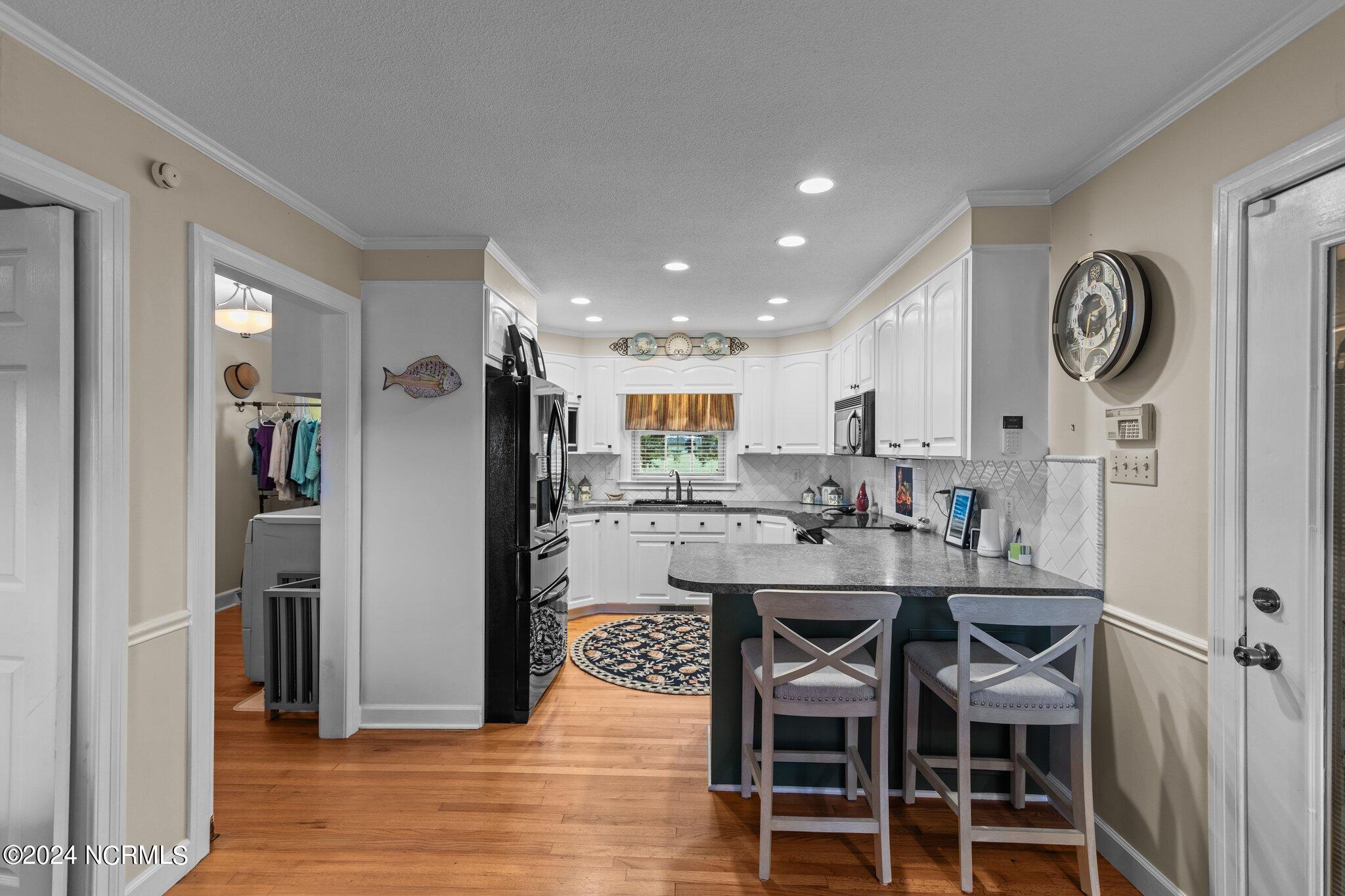 411 Taylor Heath Road Kinston, NC 28501 - Photo 14 of 49 Kitchen