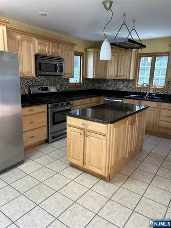 $4,200 | 16 Manito Avenue, Oakland, NJ 07436