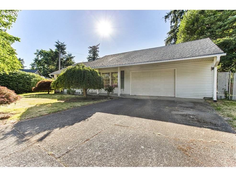 3301 Southeast 175th Place Portland, OR 97236 - Photo 4 of 34