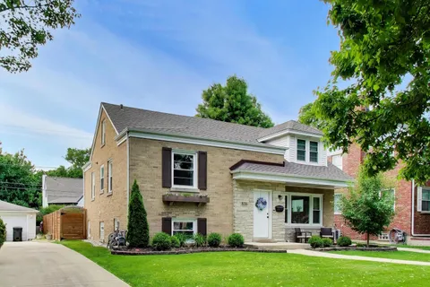 $699,000 | 836 South Ashland Avenue, La Grange, IL 60525