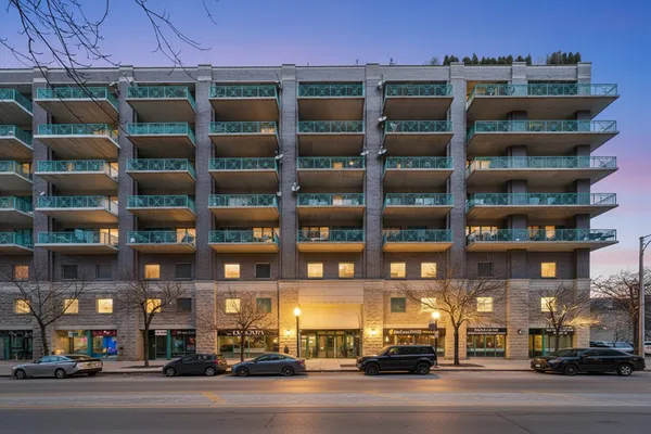 $350,000 | 910 West Madison Street, Unit 803, Chicago, IL 60607