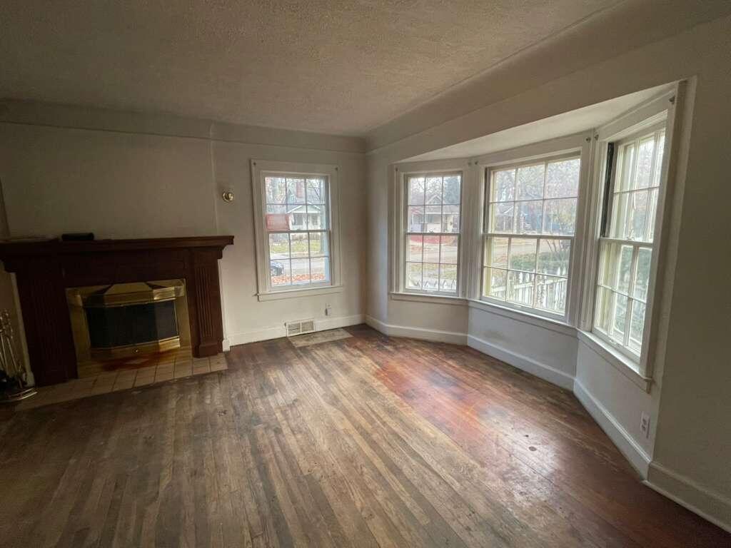 16 Devonshire Road Pleasant Ridge, MI 48069 - Photo 2 of 10 WhatsApp Image 2025-11-29 at 11.56.47_bd
