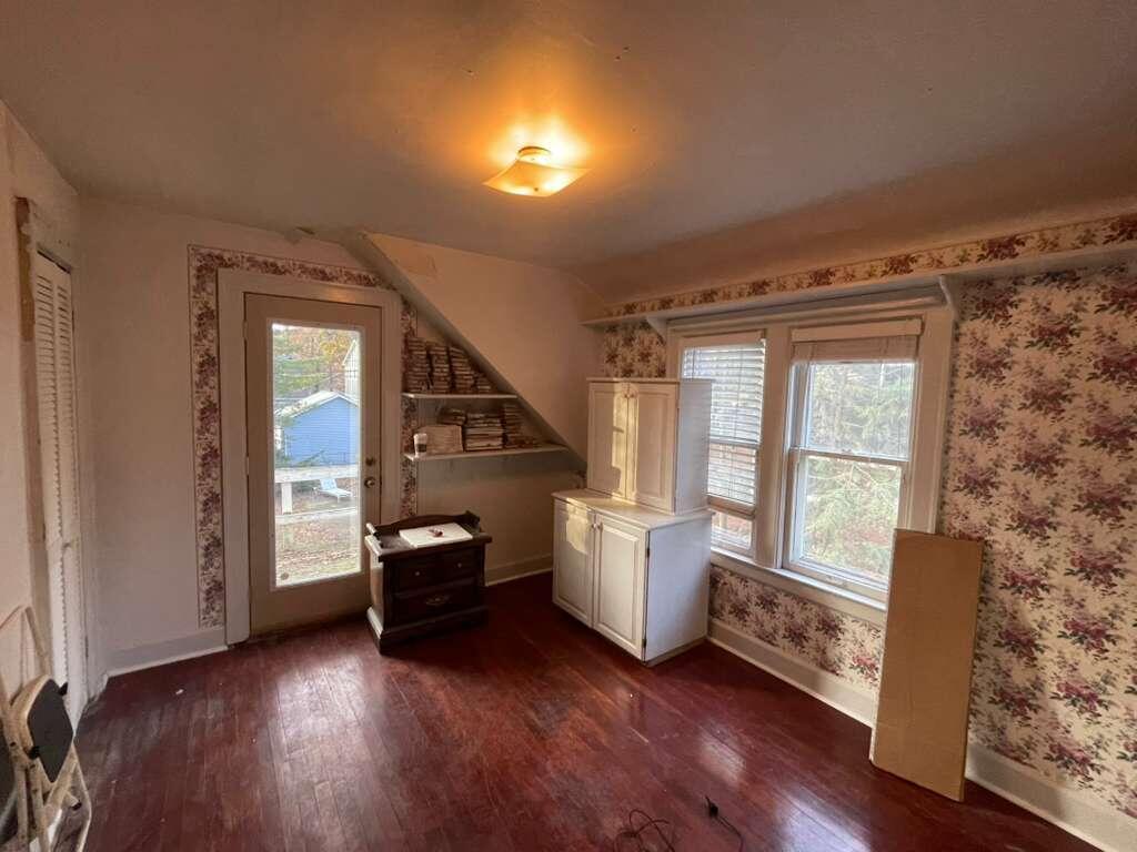 16 Devonshire Road Pleasant Ridge, MI 48069 - Photo 9 of 10 WhatsApp Image 2025-11-29 at 11.56.47_96
