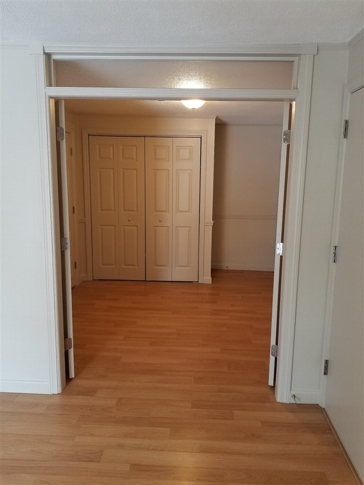 12 R English Village Road Manchester, NH 03102 - Photo 3 of 12 Gallery Image 3