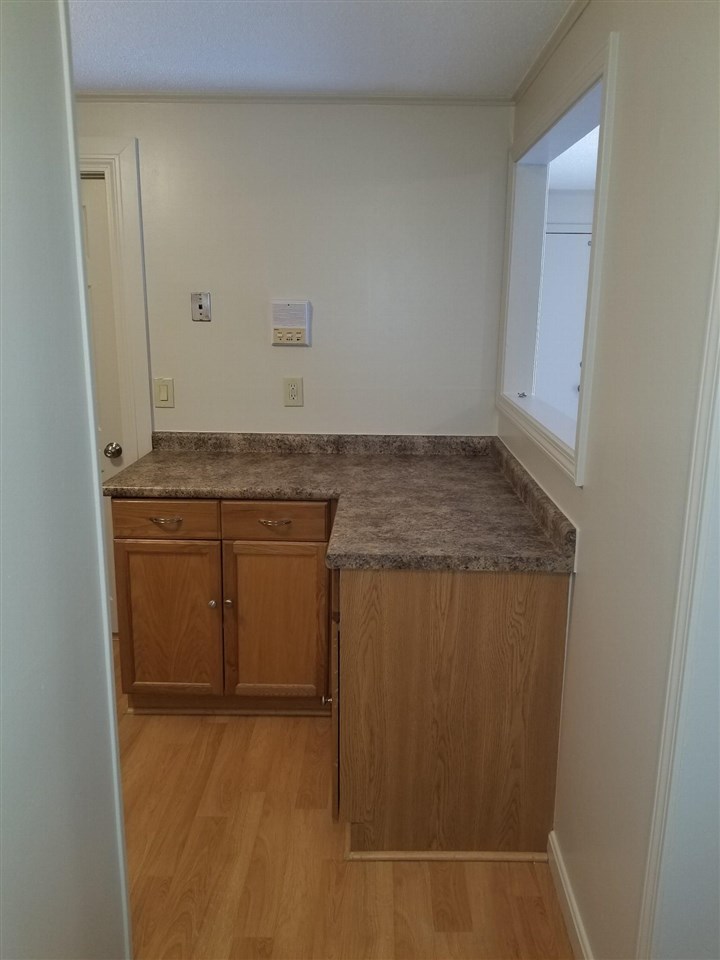 12 R English Village Road Manchester, NH 03102 - Photo 7 of 12 Gallery Image 7