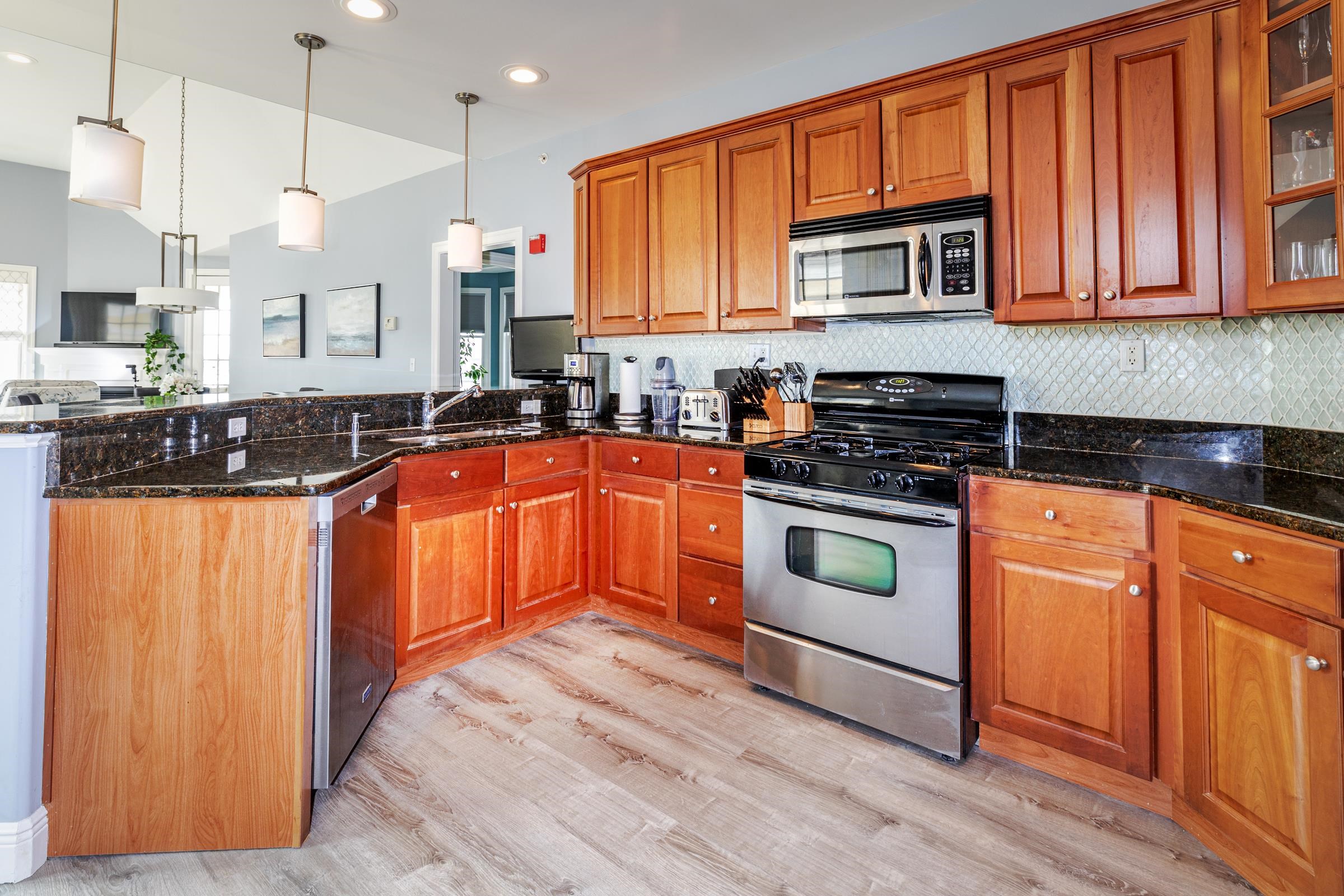 22 K Street, Unit 301 Hampton, NH 03842 - Photo 5 of 26
