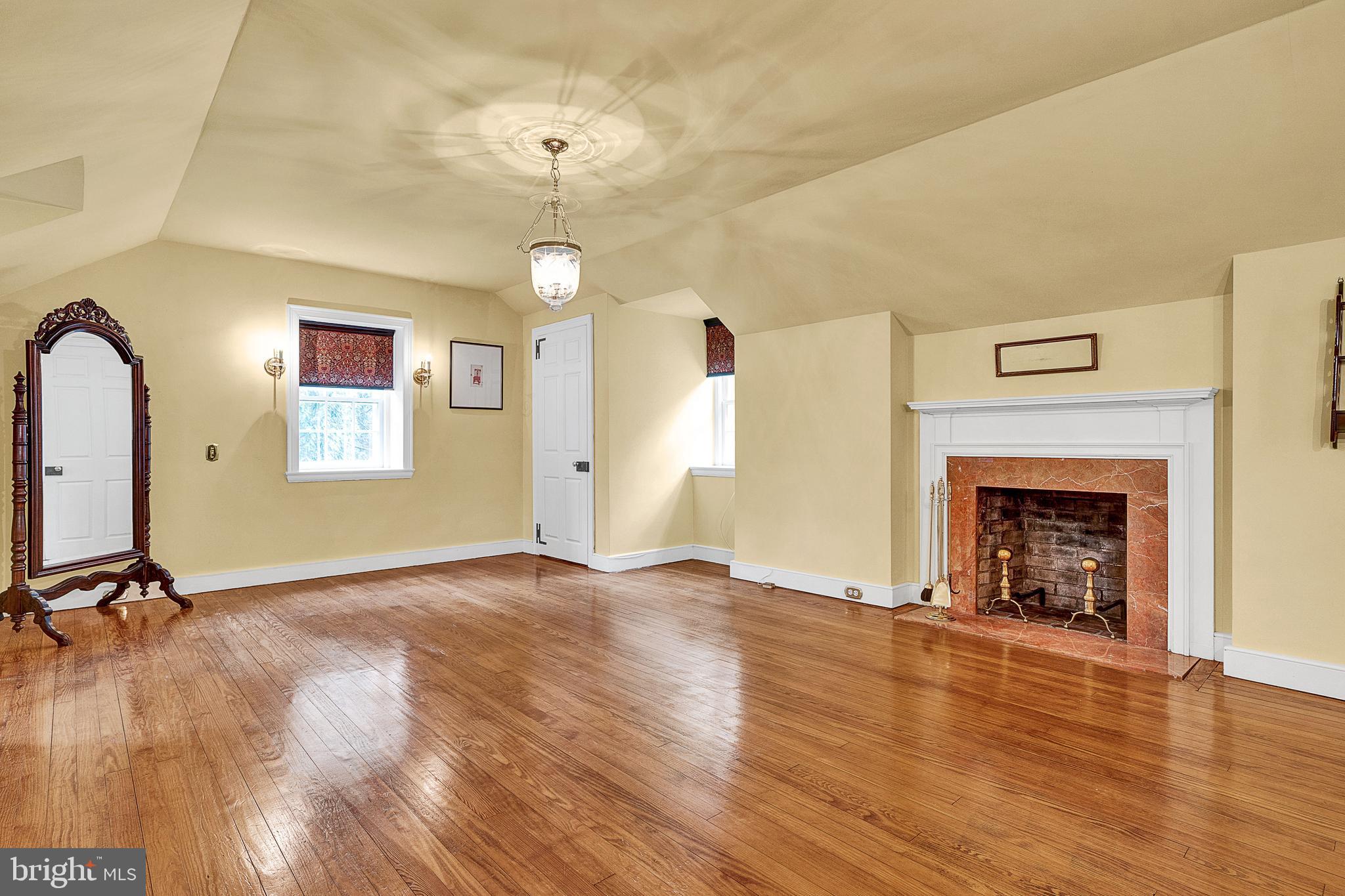 125 East Bells Mill Road Philadelphia, PA 19118 - Photo 34 of 67 Primary Bedroom