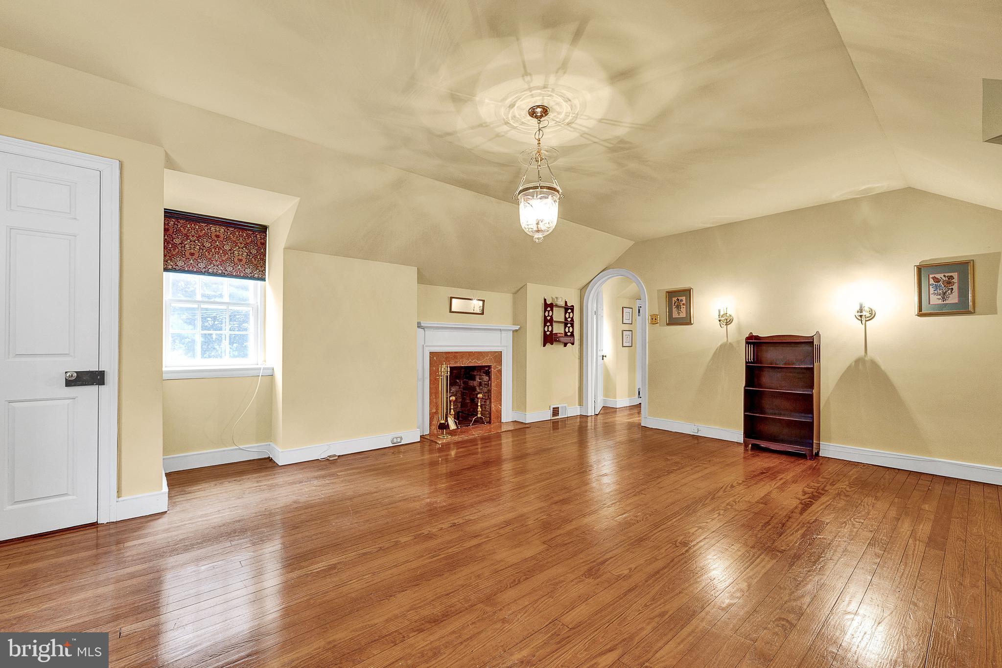 125 East Bells Mill Road Philadelphia, PA 19118 - Photo 35 of 67 Primary Bedroom