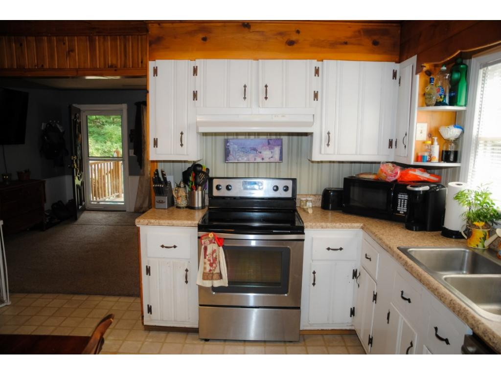 728 Walnut Grove Road Bluff City, TN 37618 - Photo 8 of 26 Photo 8