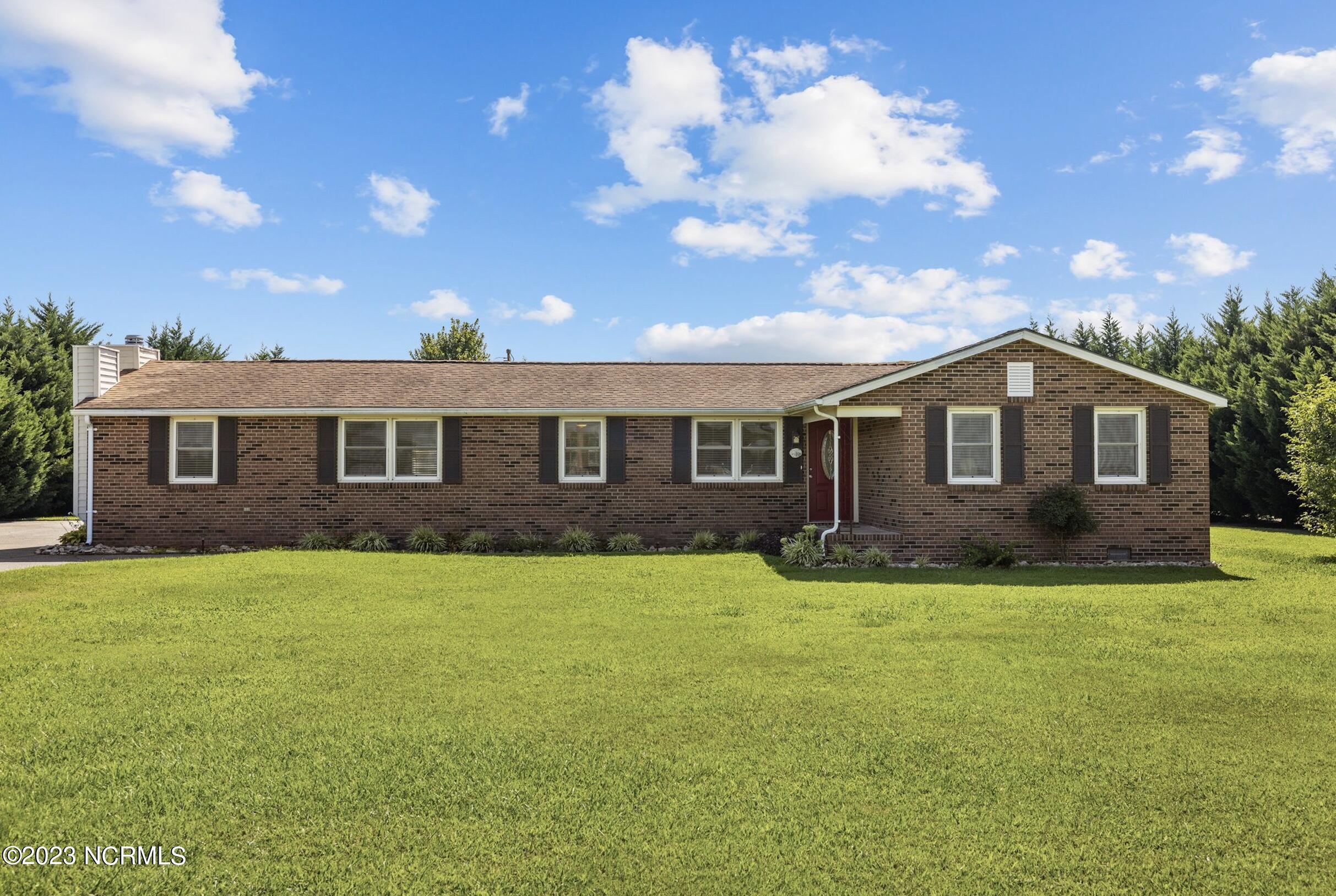 828 Virginia Road Edenton, NC 27932 - Photo 1 of 31 Front