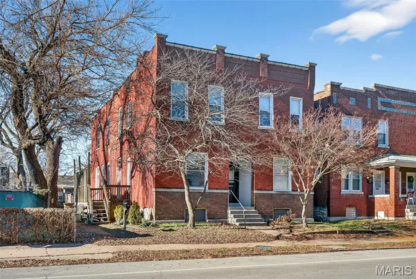 $379,900 | 3005 South Compton Avenue, St. Louis, MO 63118