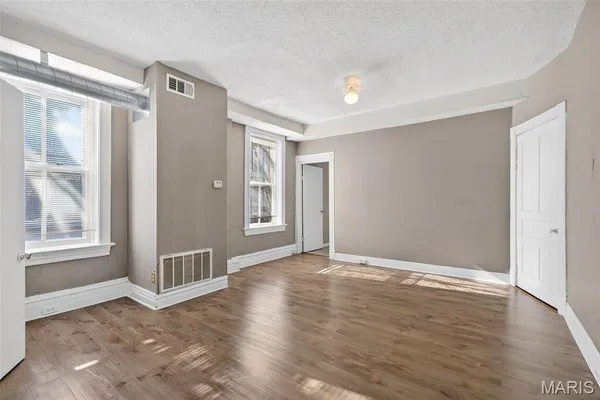 $379,900 | 3005 South Compton Avenue, St. Louis, MO 63118