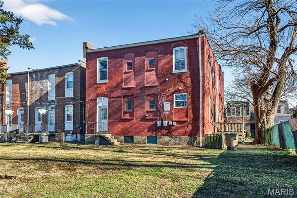$379,900 | 3005 South Compton Avenue, St. Louis, MO 63118