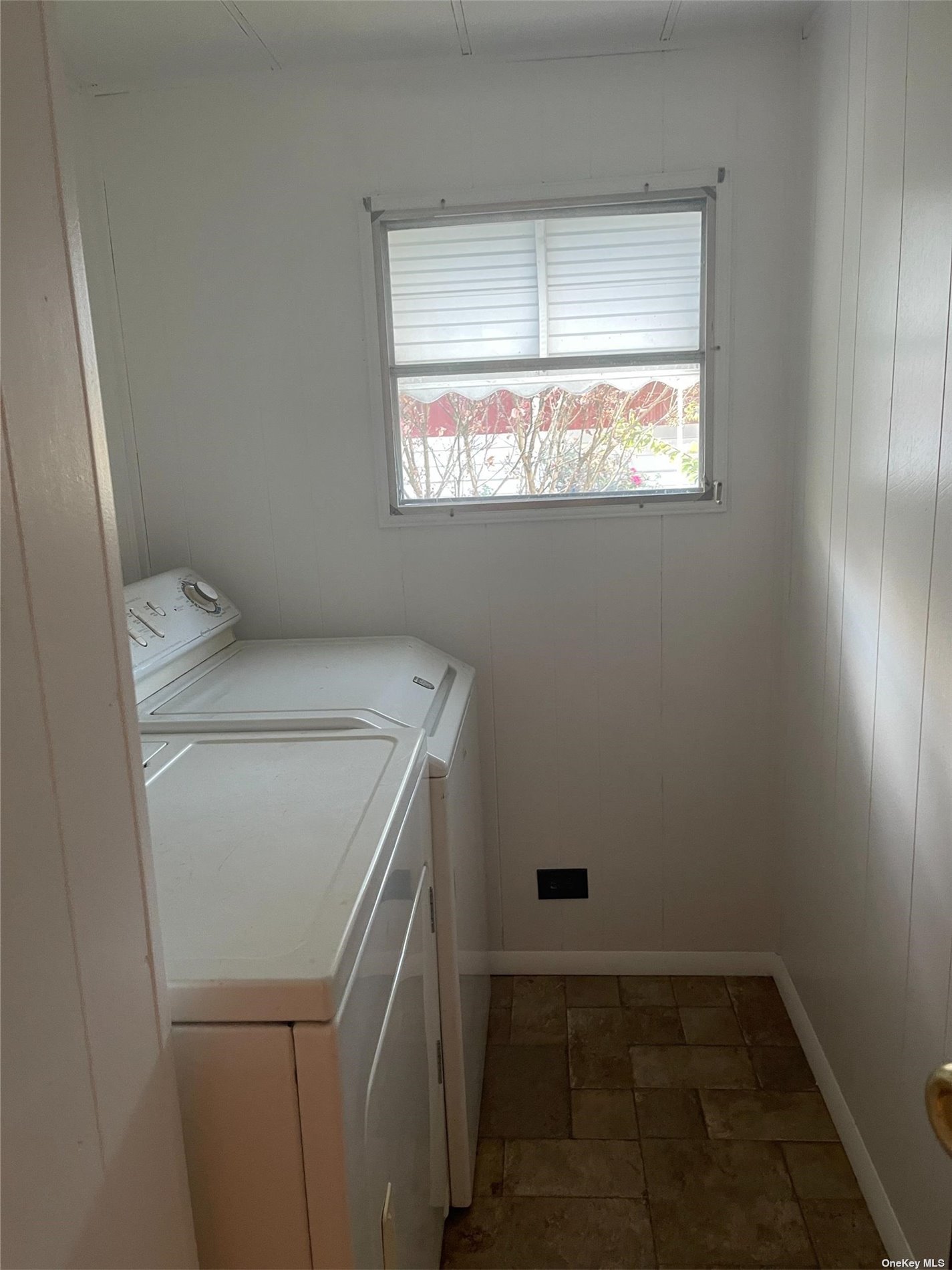 1661-308 Old Country Road, Unit 308 Riverhead, NY 11901 - Photo 12 of 19