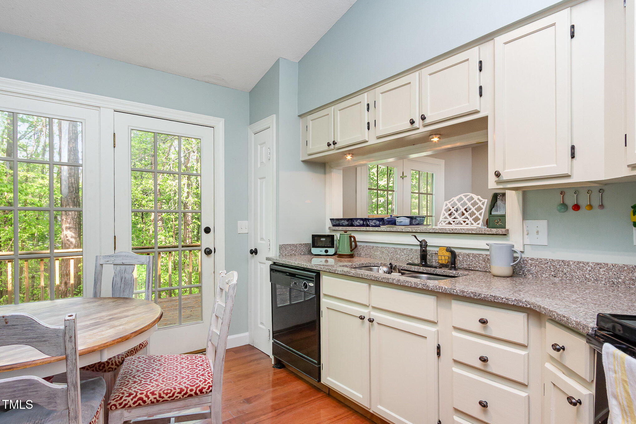 13 Thorne Ridge Drive Durham, NC 27713 - Photo 5 of 20 Kitchen