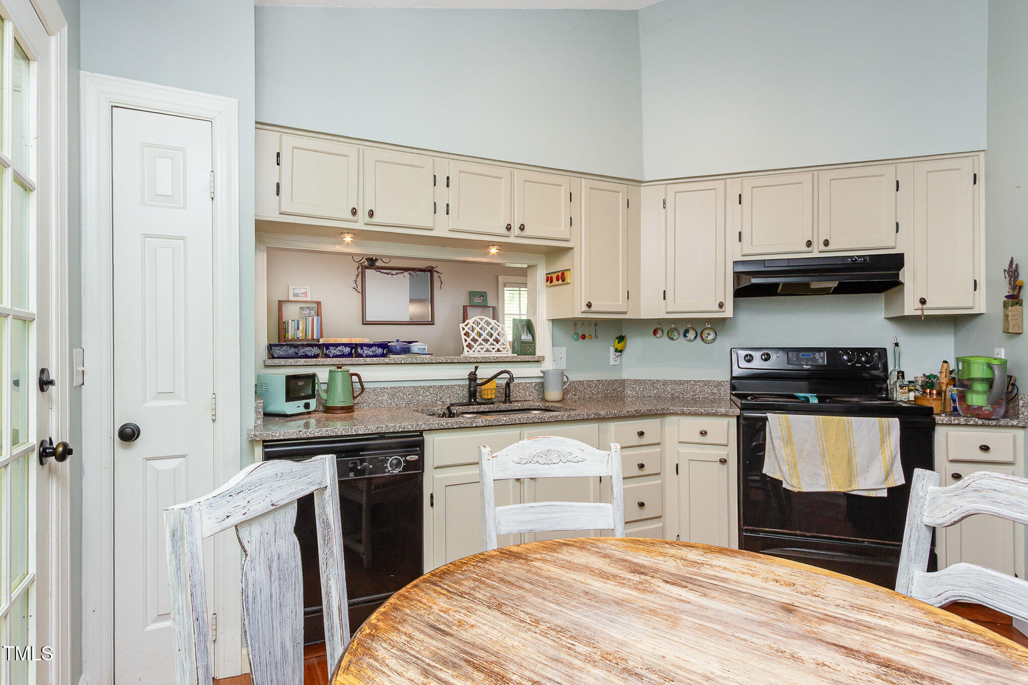 13 Thorne Ridge Drive Durham, NC 27713 - Photo 6 of 20 Kitchen