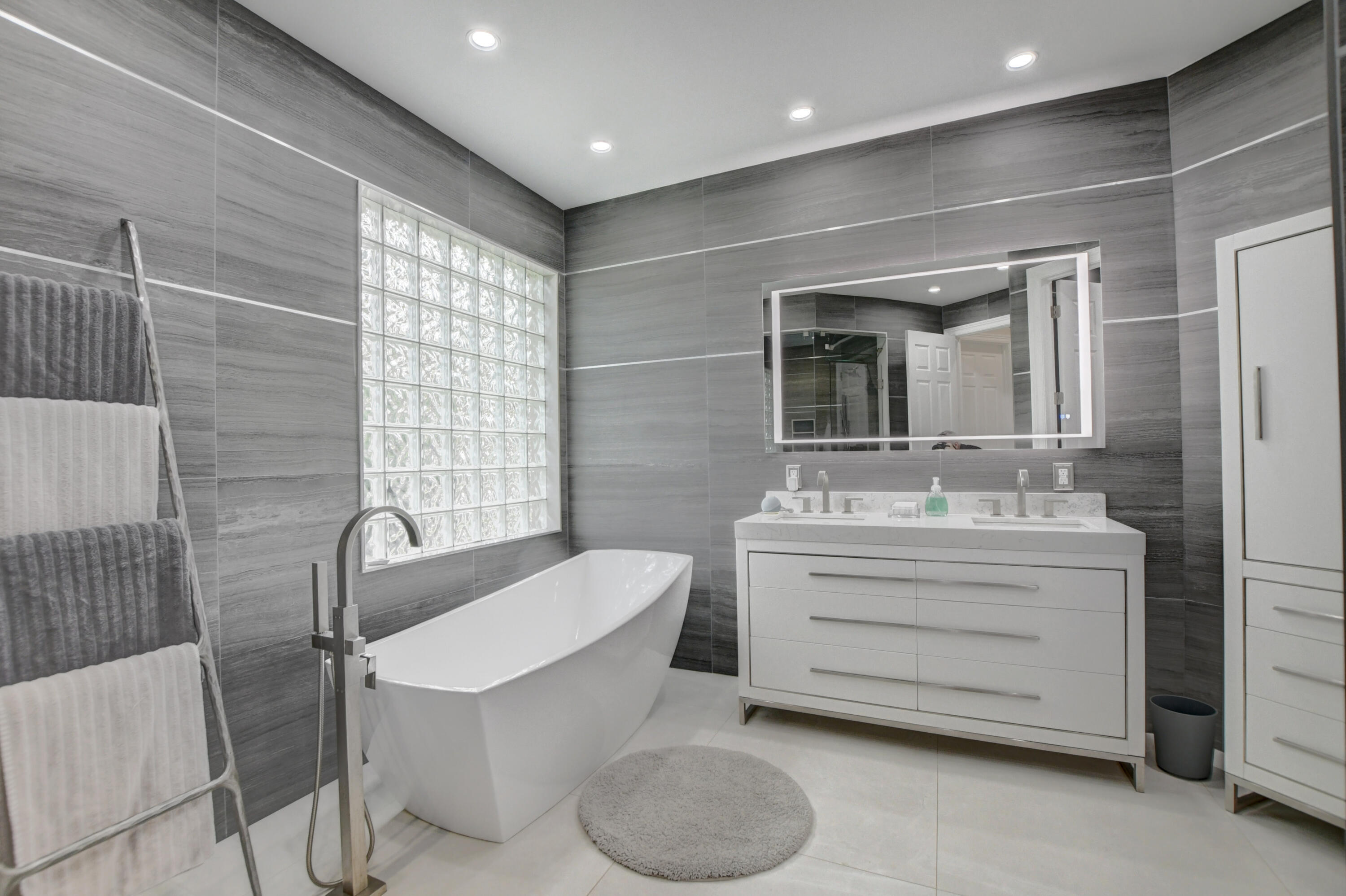 19211 North Creekshore Court Boca Raton, FL 33498 - Photo 23 of 83 Primary Bath