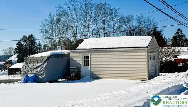 a view of a white house