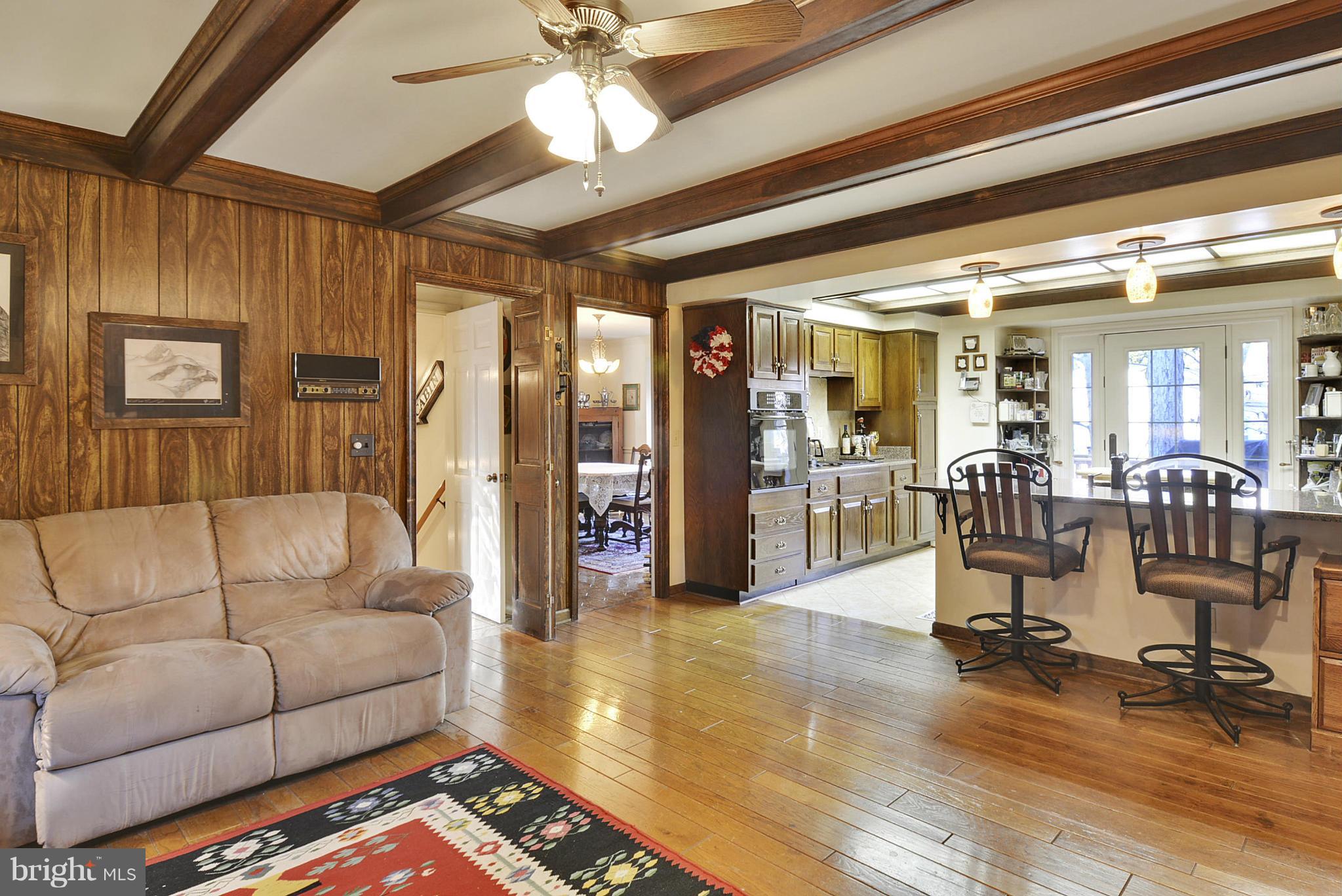 18601 Cabin Road Triangle, VA 22172 - Photo 11 of 30 Family Room