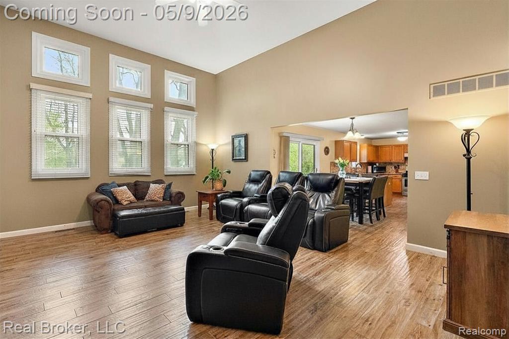 1111 Elk Run Howell, MI 48843 - Photo 15 of 60