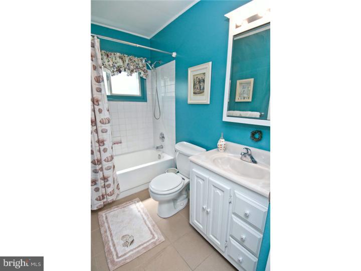 61 Spinythorn Road Levittown, PA 19056 - Photo 15 of 25 Bathroom