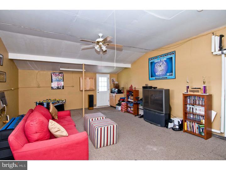 61 Spinythorn Road Levittown, PA 19056 - Photo 20 of 25 Great Room