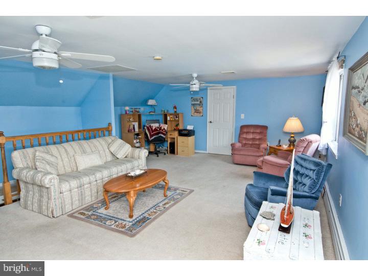 61 Spinythorn Road Levittown, PA 19056 - Photo 21 of 25 Family Room