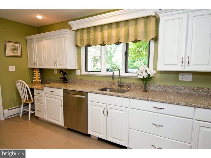 61 Spinythorn Road Levittown, PA 19056 - Photo 9 of 25 Kitchen