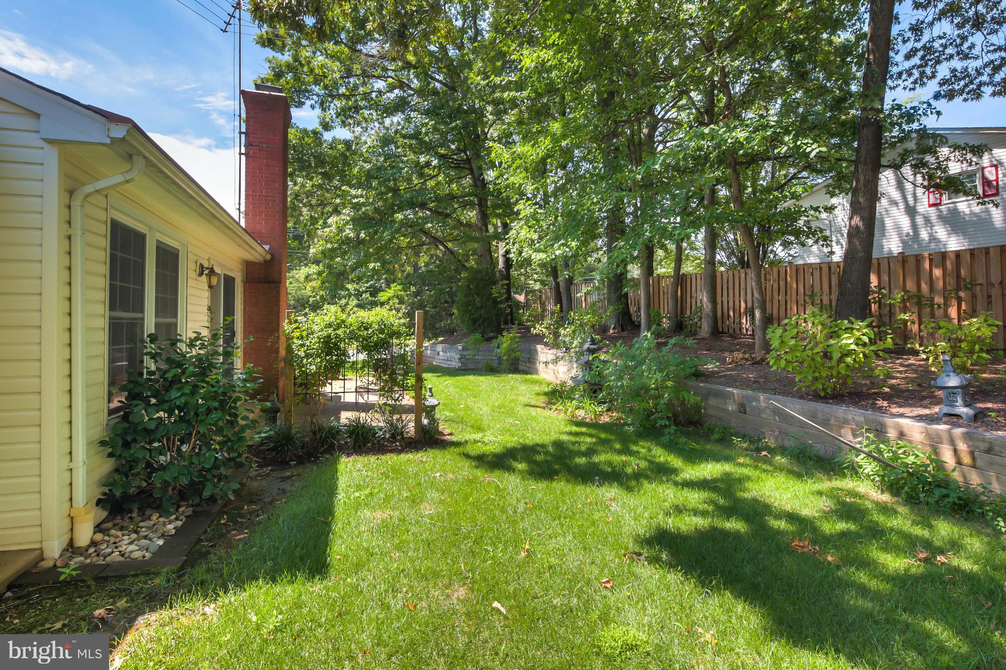 8008 Viola Street Springfield, VA 22152 - Photo 25 of 30 Exterior (Rear)