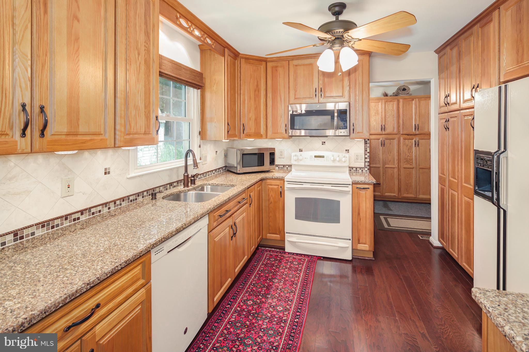 8008 Viola Street Springfield, VA 22152 - Photo 9 of 30 Kitchen