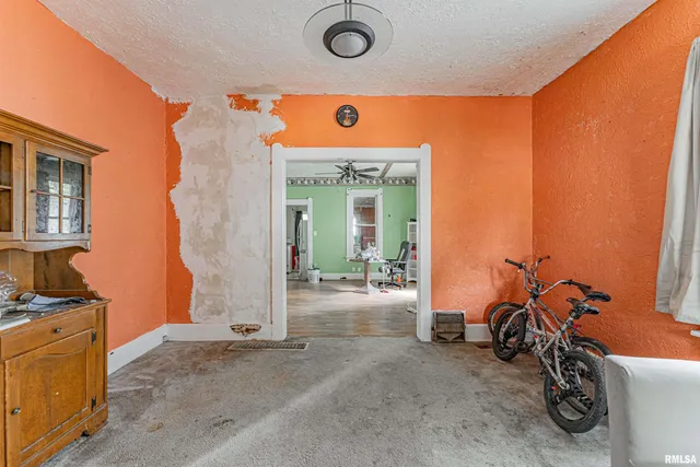 $29,900 | 440 5th Street, Lincoln, IL 62656