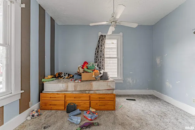 $29,900 | 440 5th Street, Lincoln, IL 62656