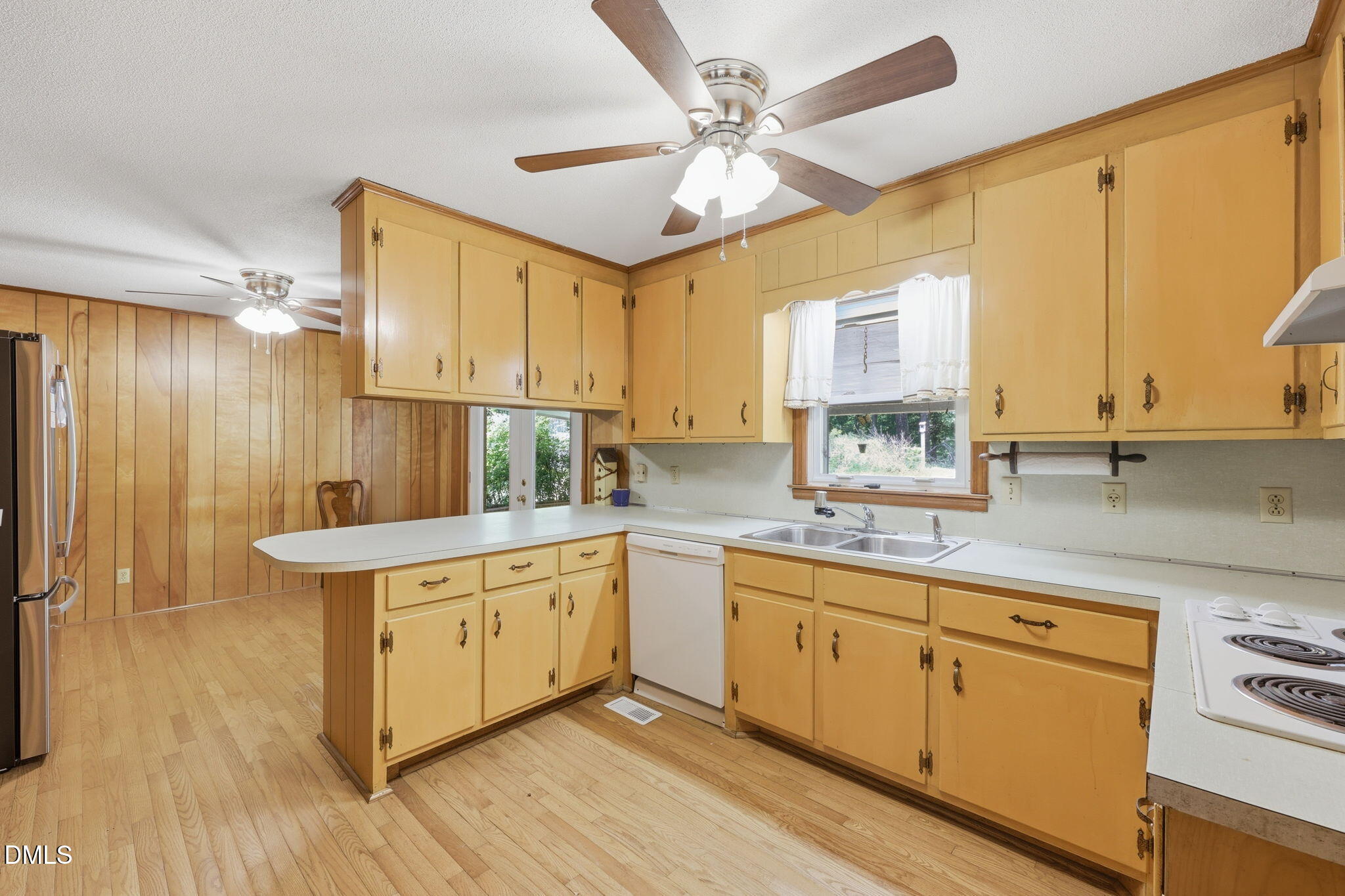 609 Canterbury Road Sanford, NC 27330 - Photo 17 of 38 5-web-or-mls-9L1A0555 F Ben Martin