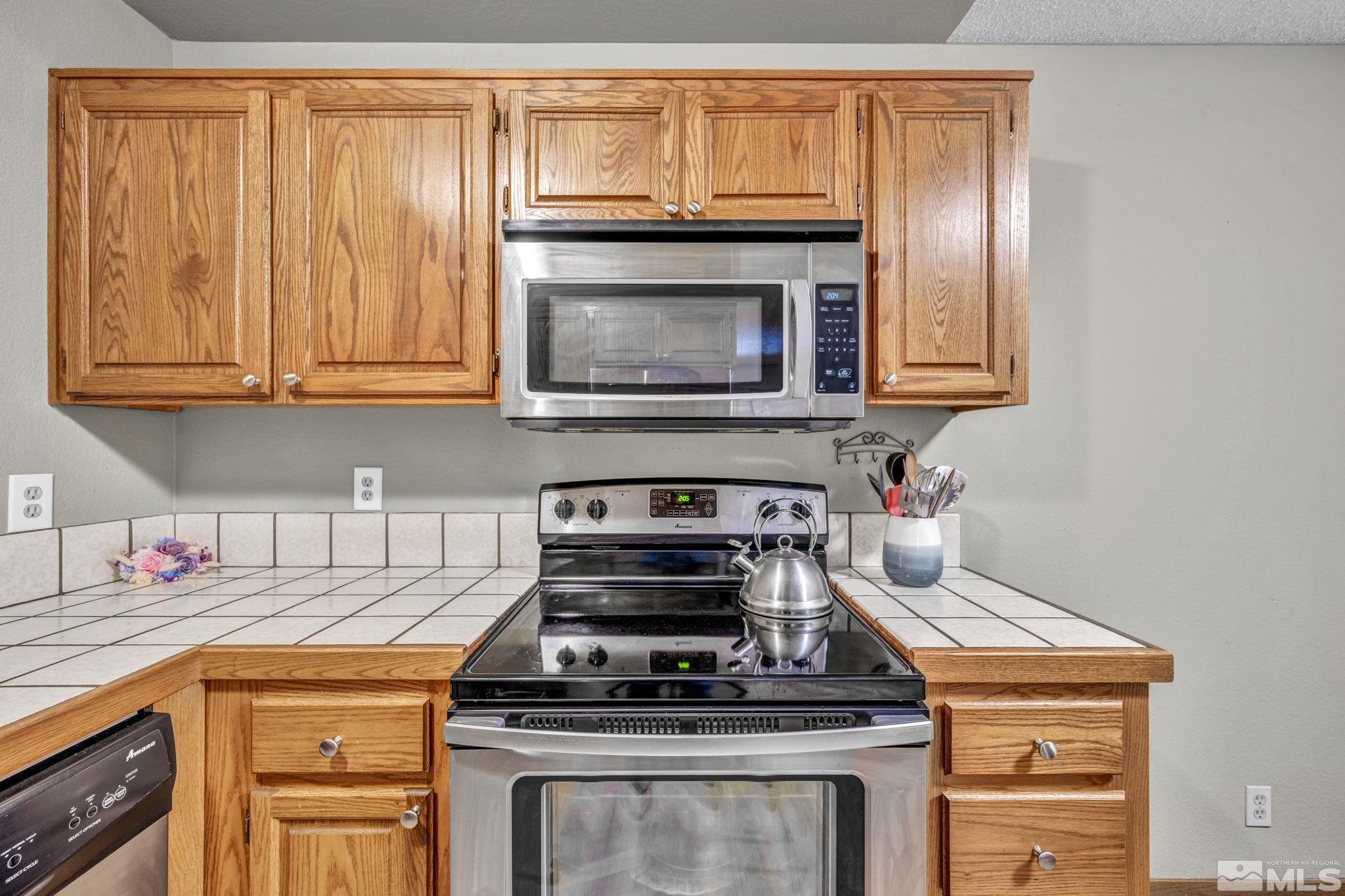 1471 Selmi Drive Reno, NV 89512 - Photo 9 of 32 Photo 9