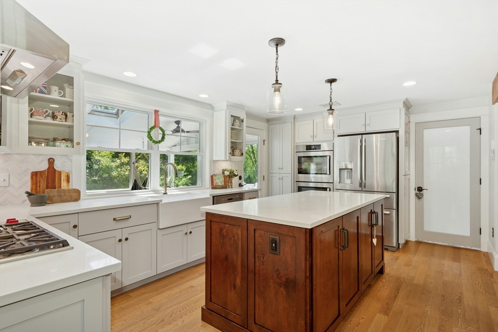 2 Heights Road Franklin, MA 02038 - Photo 8 of 41 Gallery Image 8