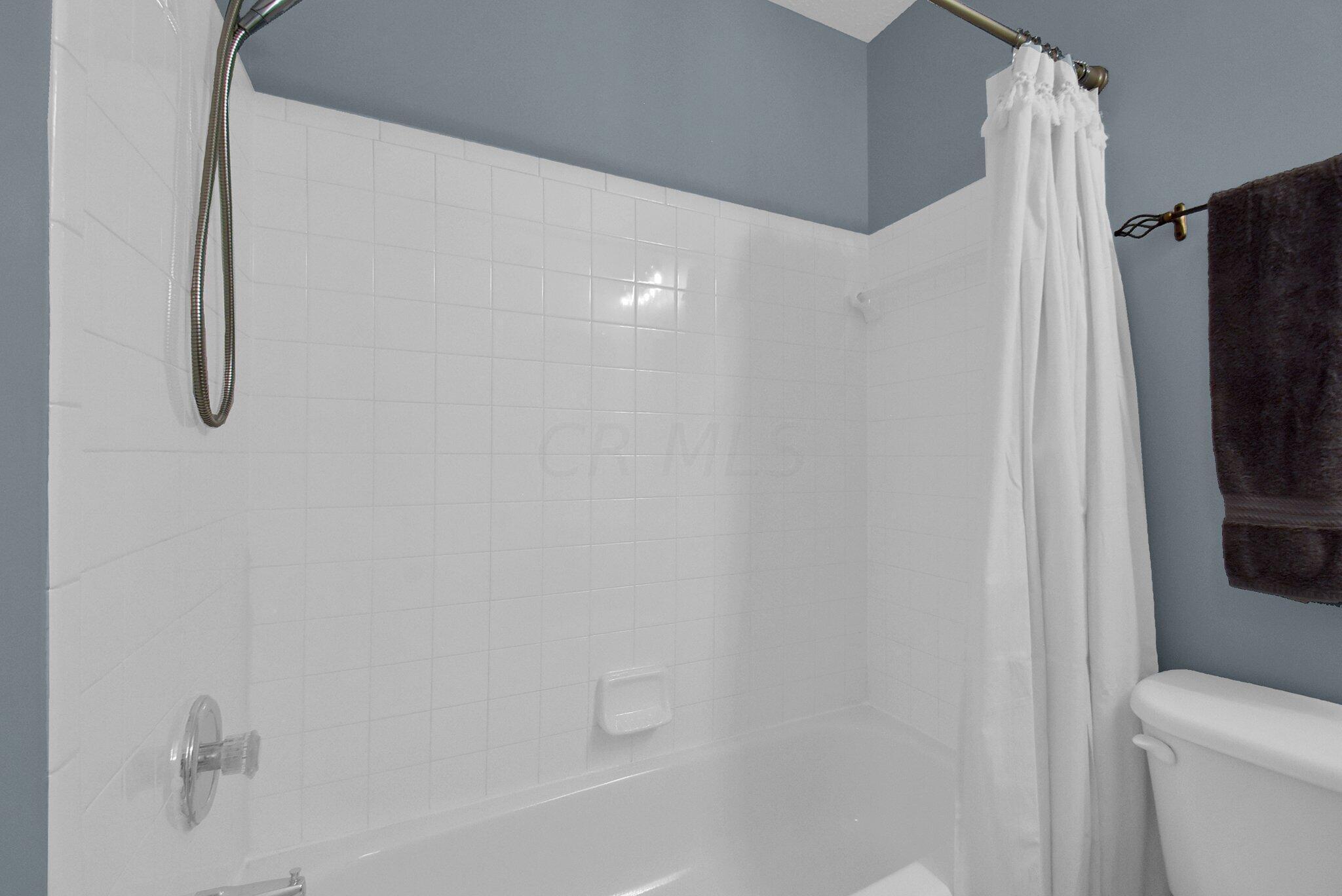 3213 Hines Road Columbus, OH 43230 - Photo 24 of 40 Bathroom 2