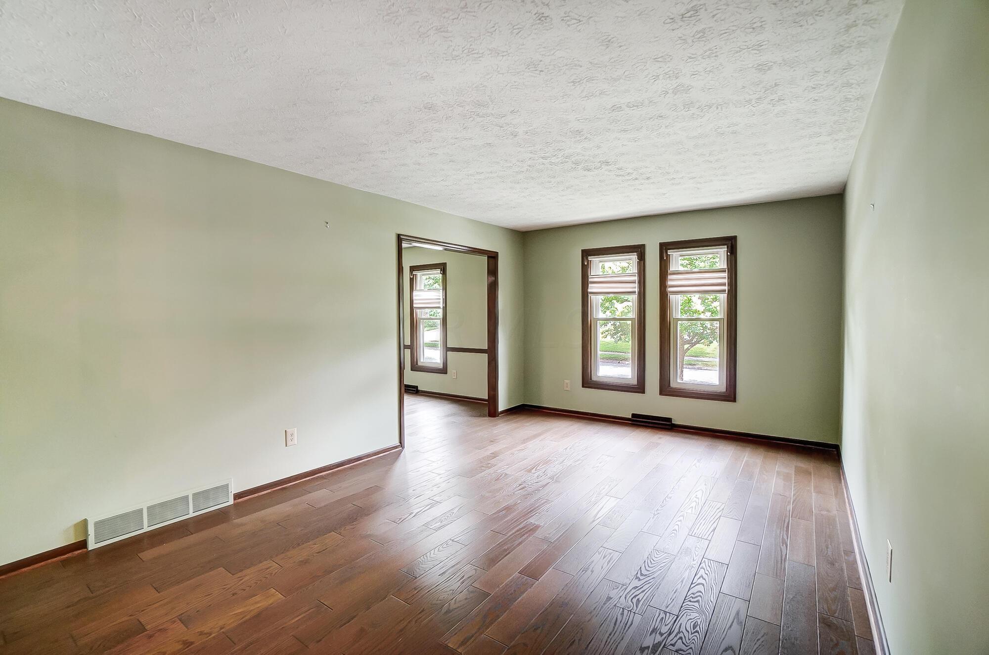 633 Olde North Church Road Westerville, OH 43081 - Photo 10 of 42 010