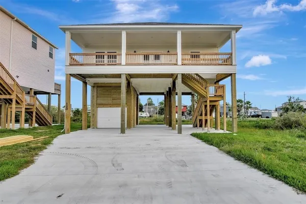 $379,000 | 120 Jewel Drive, Crystal Beach, TX 77650
