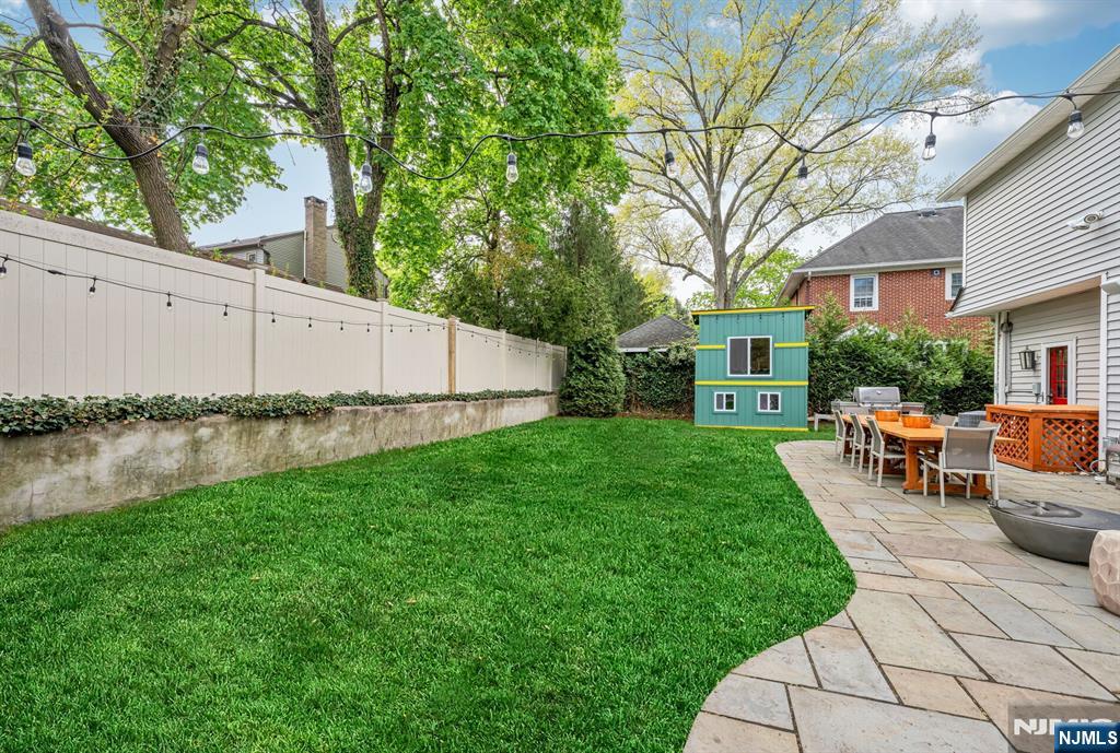159 Hampton Place Ridgewood, NJ 07450 - Photo 5 of 50