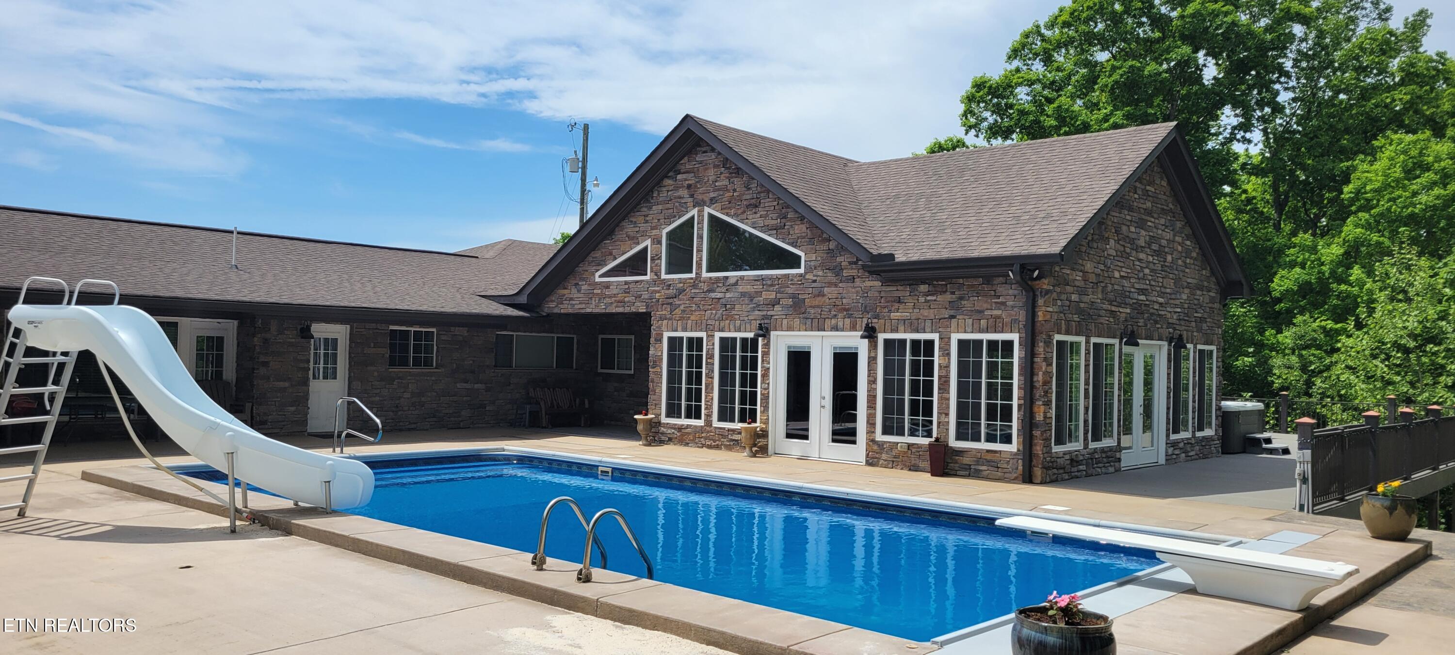 115 Jones Lane Clinton, TN 37716 - Photo 16 of 60 16