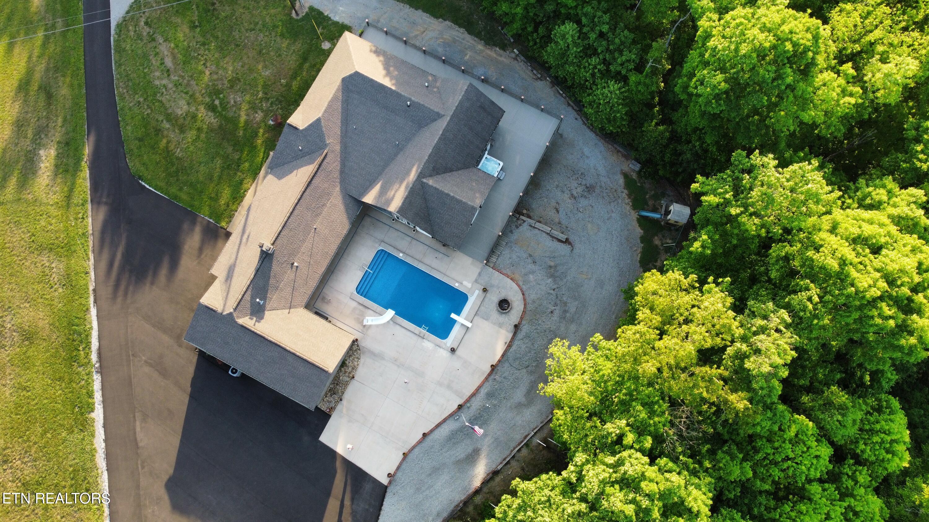 115 Jones Lane Clinton, TN 37716 - Photo 17 of 60 17