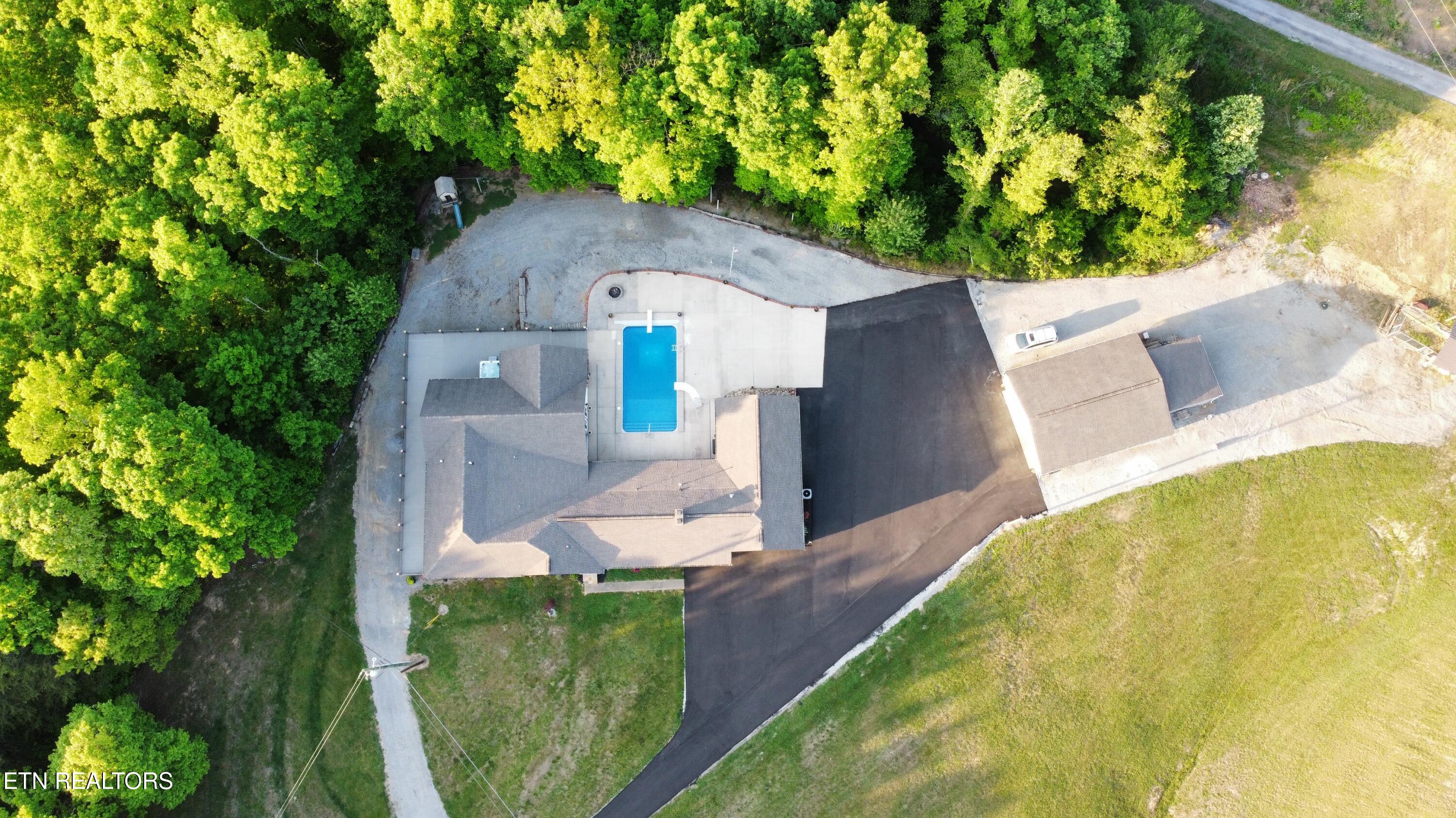 115 Jones Lane Clinton, TN 37716 - Photo 6 of 60 6