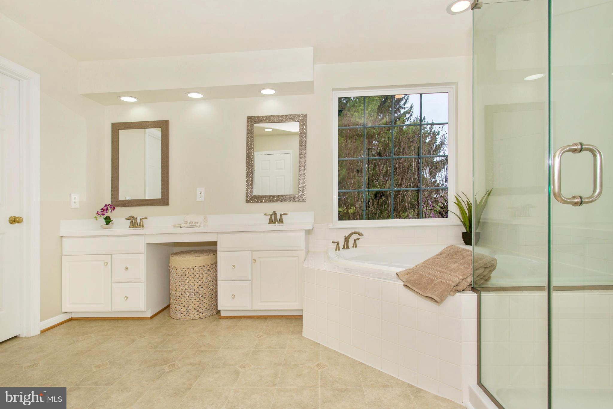 11215 Country Club Road New Market, MD 21774 - Photo 16 of 30 Bath (Master)