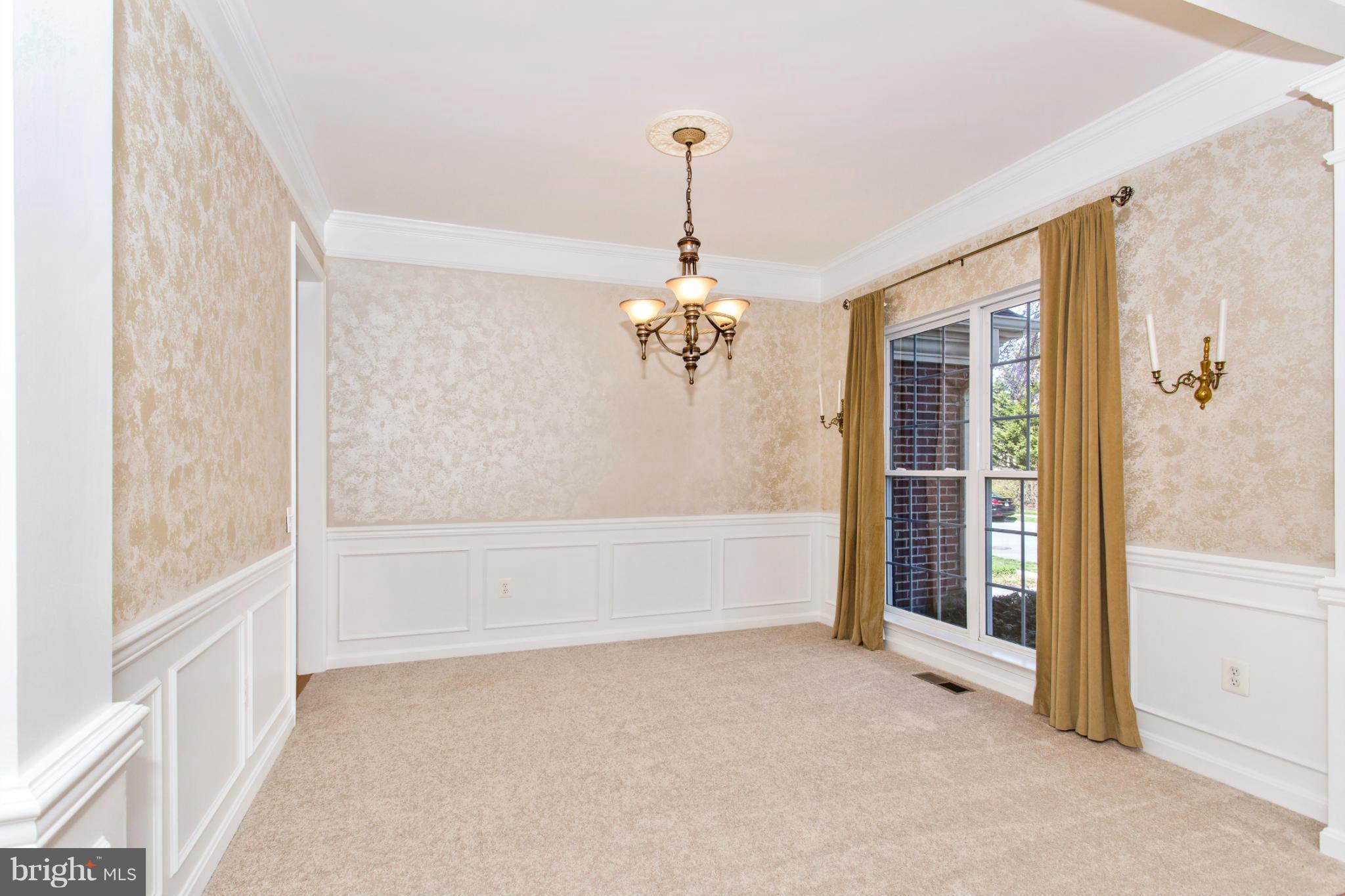 11215 Country Club Road New Market, MD 21774 - Photo 6 of 30 Dining Room
