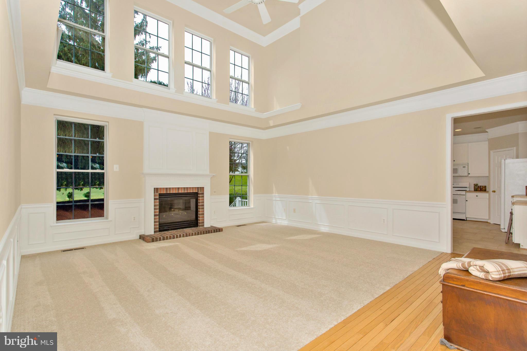 11215 Country Club Road New Market, MD 21774 - Photo 7 of 30 Living Room