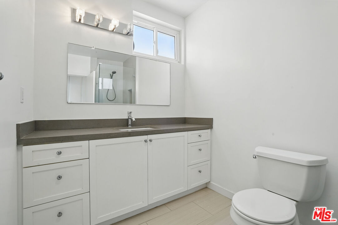 930 3rd Street, Unit 303 Santa Monica, CA 90403 - Photo 27 of 39