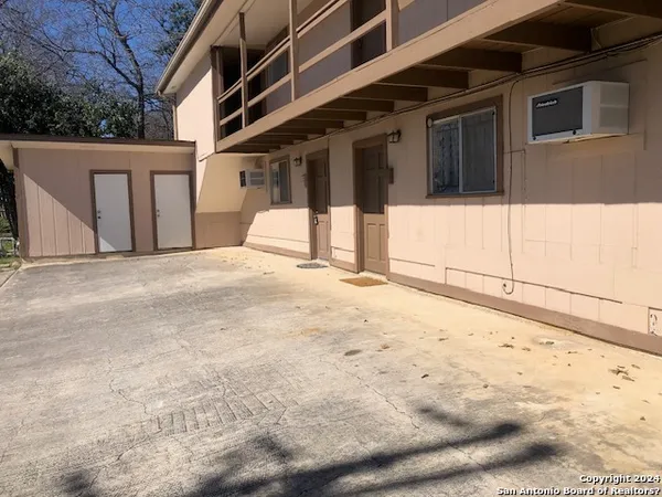 $800 | 1428 Wiltshire Avenue, Unit 1, San Antonio, TX 78209