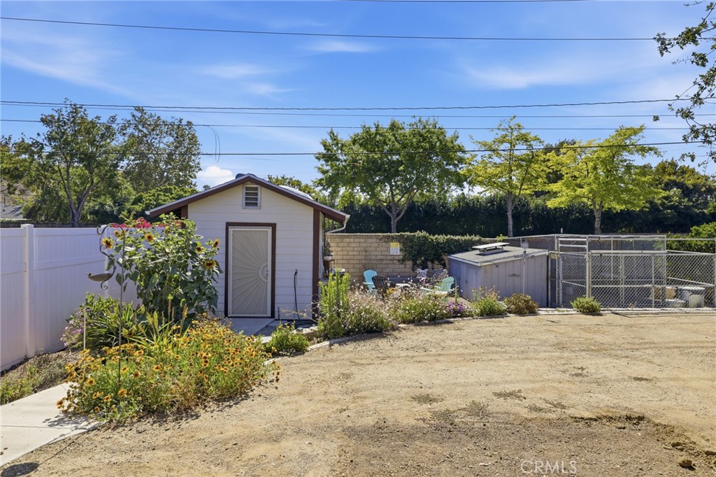 1869 Country Club Road Thousand Oaks, CA 91360 - Photo 31 of 35